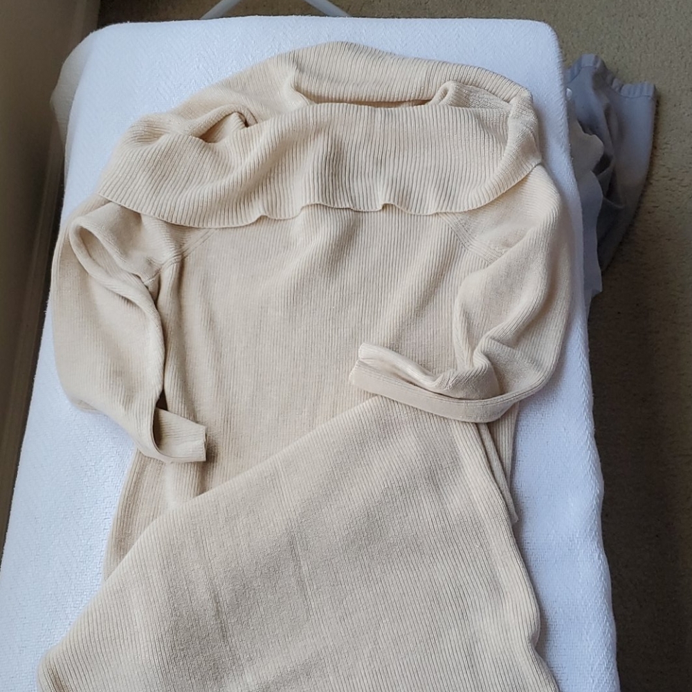 NWT Torrid Off Shoulder Sweater Dress Size 1